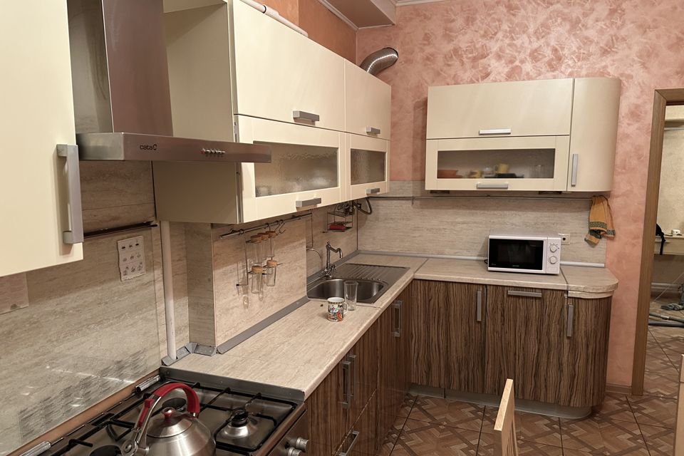 Сдаётся 2-комнатная квартира, 70.1 м²