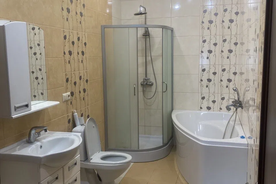 Сдаётся 1-этажный дом, 100 м²