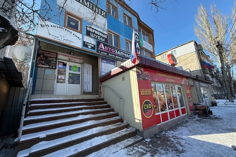 Сдаётся торговое помещение, 359 м²
