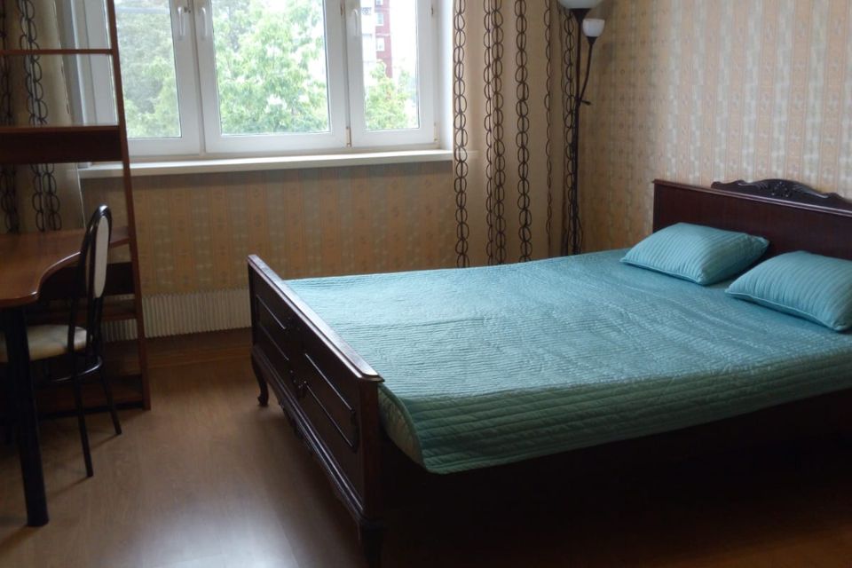 Сдаётся 2-комнатная квартира, 56 м²