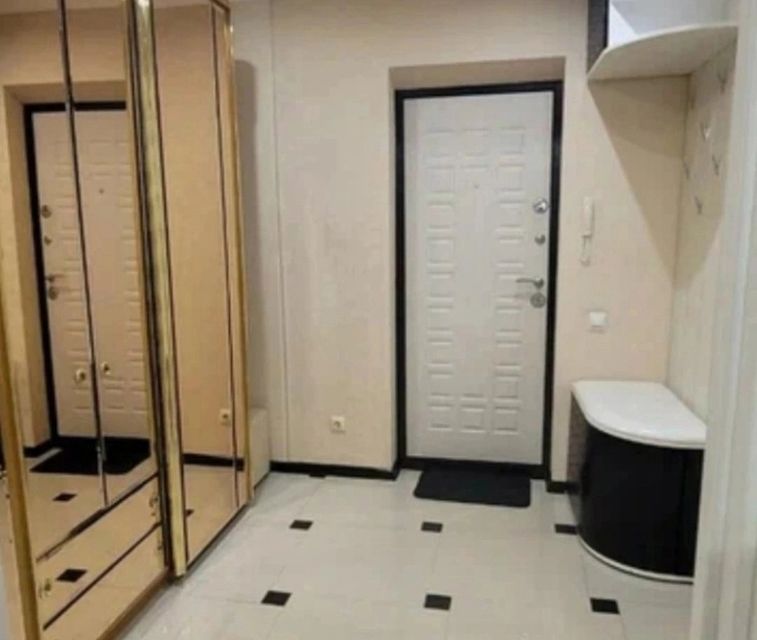 Сдаётся 1-комнатная квартира, 42 м²