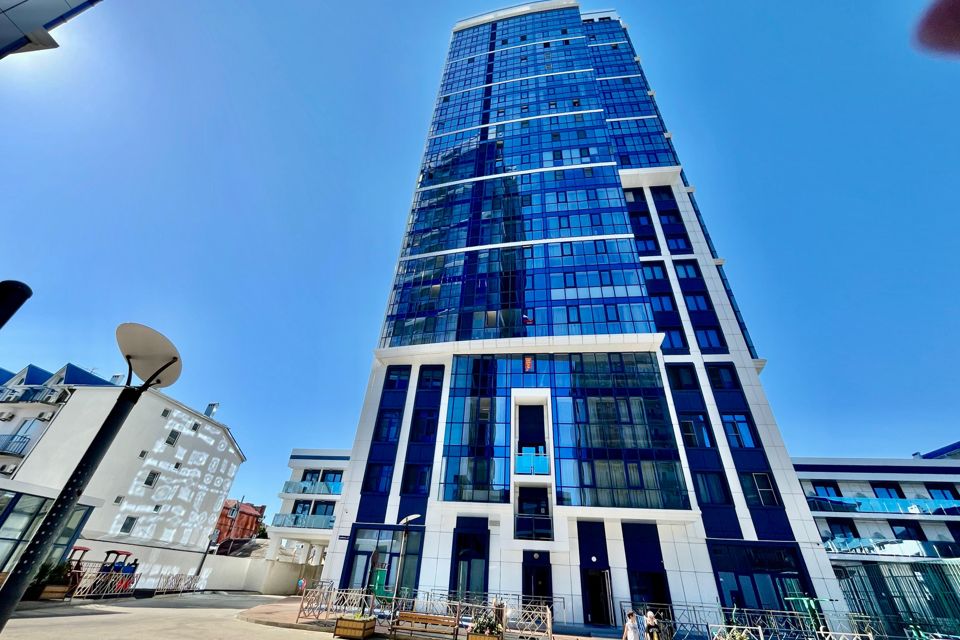 Сдаётся 3-комнатная квартира, 135 м²