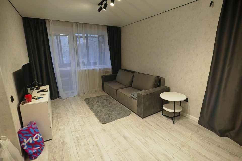 Сдаётся 1-комнатная квартира, 37 м²