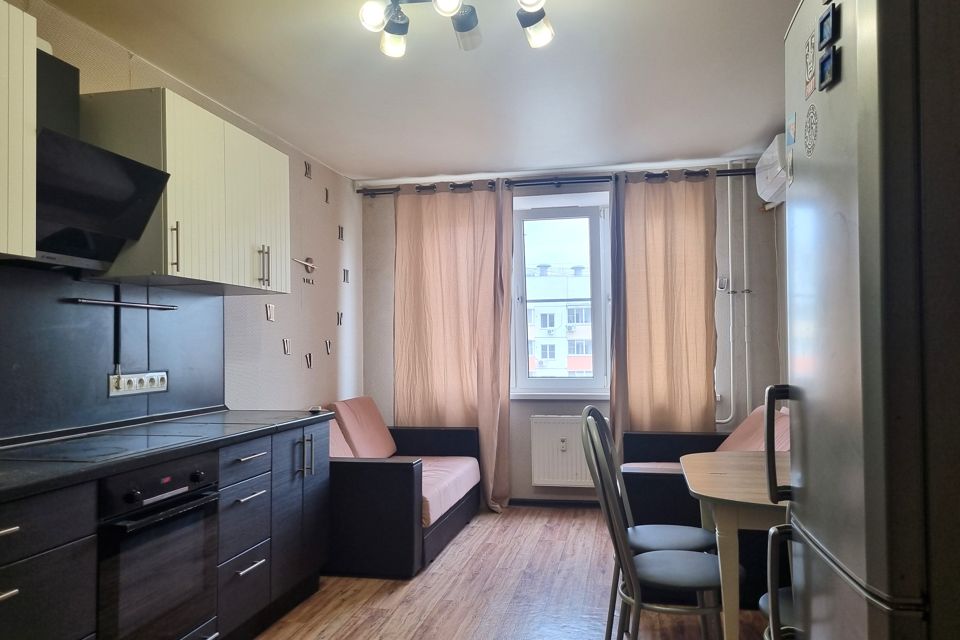 Сдаётся 2-комнатная квартира, 65 м²