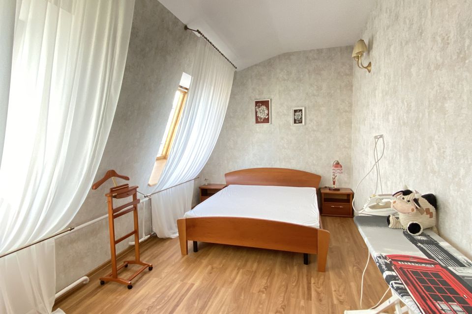 Сдаётся 2-комнатная квартира, 58.2 м²