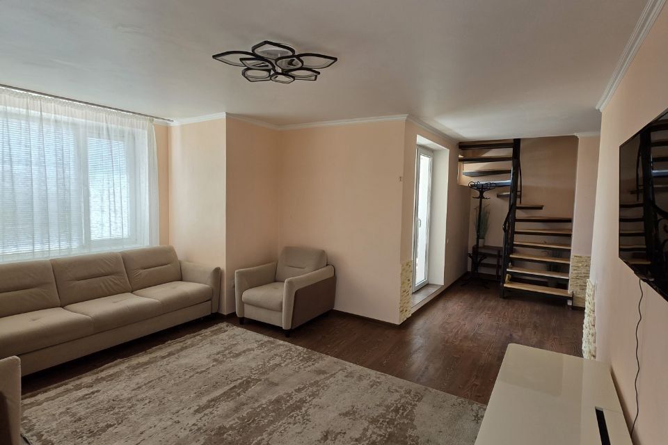 Сдаётся 4-комнатная квартира, 107 м²