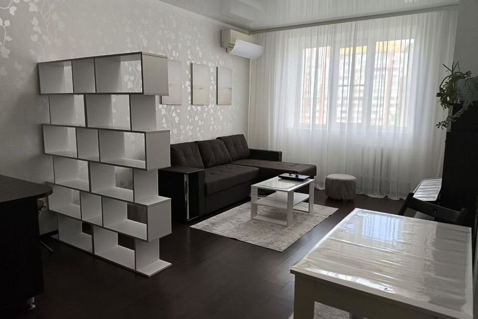 Сдаётся 1-комнатная квартира, 55 м²