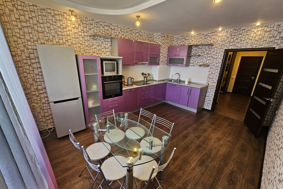 Сдаётся 2-комнатная квартира, 70 м²