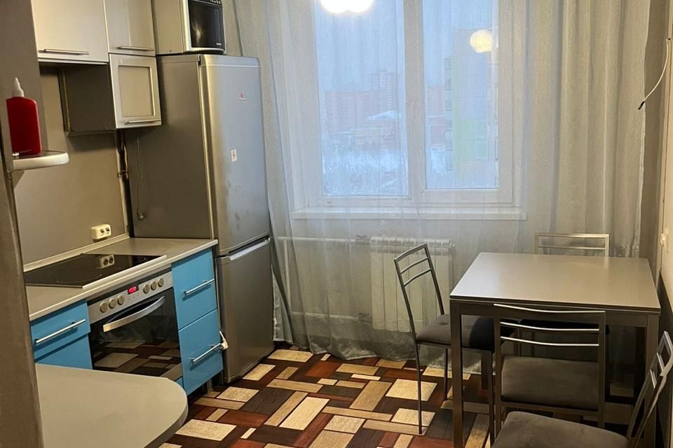 Сдаётся 1-комнатная квартира, 42 м²