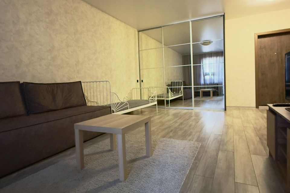 Сдаётся 1-комнатная квартира, 55 м²