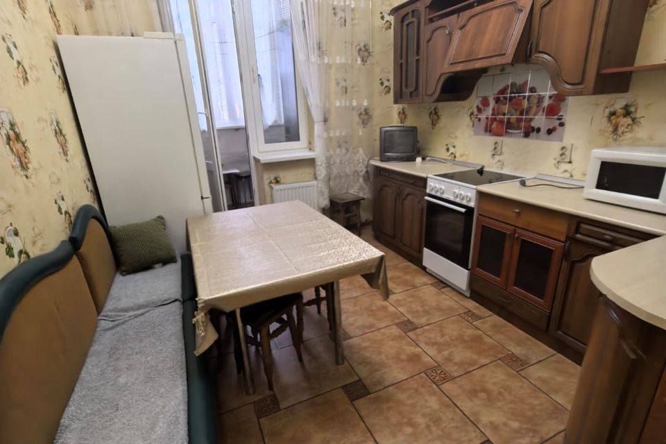 Сдаётся 2-комнатная квартира, 56 м²