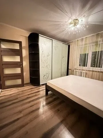 Сдаётся 2-комнатная квартира, 57 м²