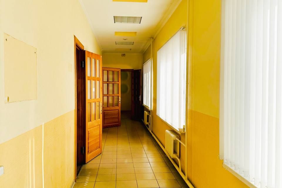 Сдаётся помещение своб. назначения, 240 м²