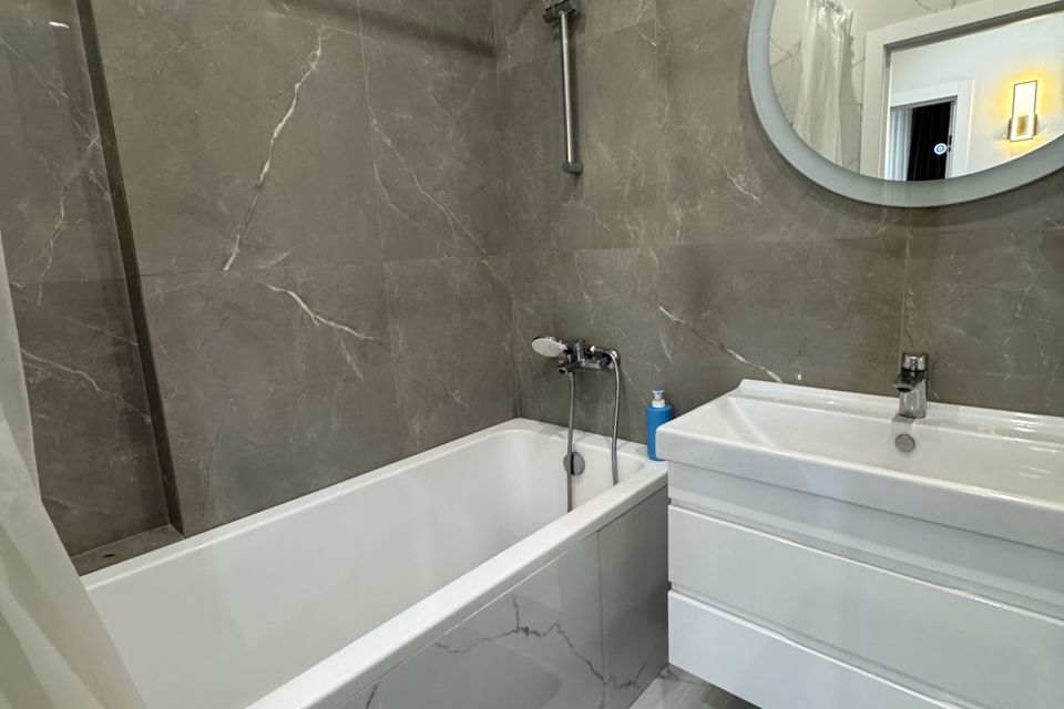 Сдаётся 2-комнатная квартира, 65 м²