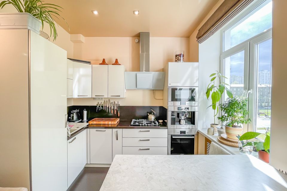 Сдаётся 2-комнатная квартира, 56.3 м²