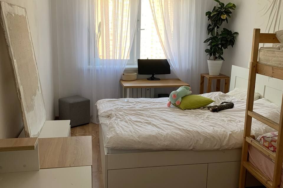 Сдаётся 2-комнатная квартира, 56 м²