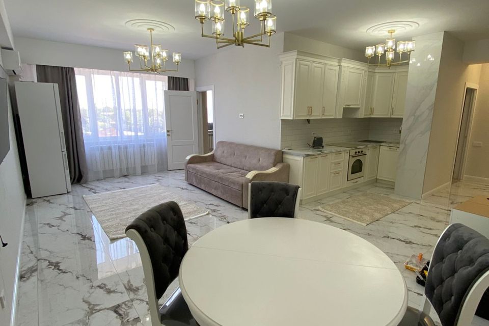 Сдаётся 3-комнатная квартира, 77 м²