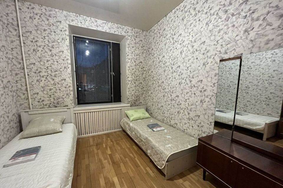 Сдаётся 4-комнатная квартира, 120 м²