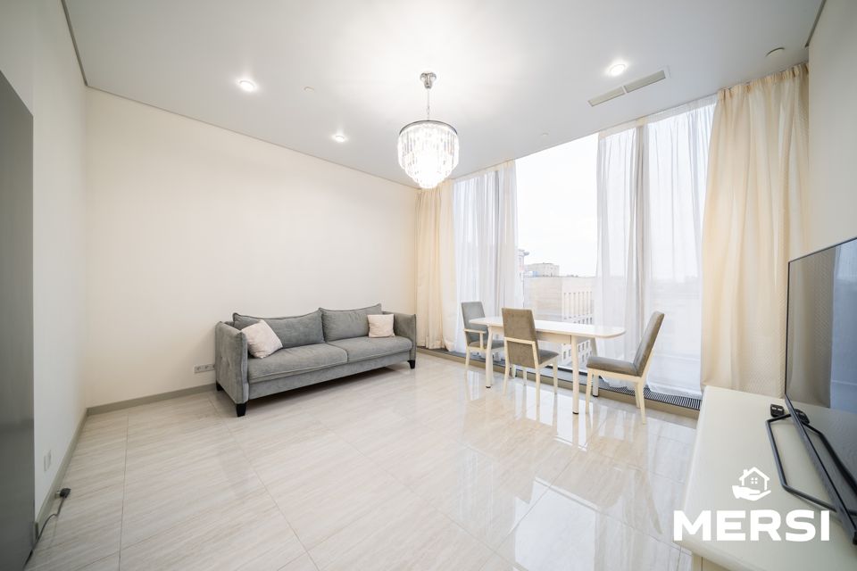 Сдаётся 2-комнатная квартира, 77.6 м²