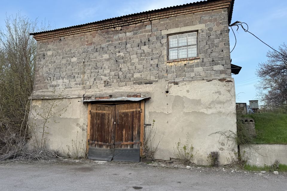 Сдаётся производственное помещение, 900 м²