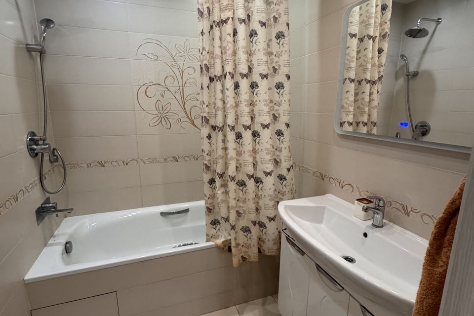 Сдаётся 2-комнатная квартира, 66.6 м²