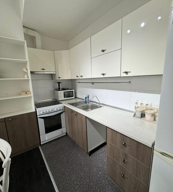 Сдаётся 2-комнатная квартира, 65 м²