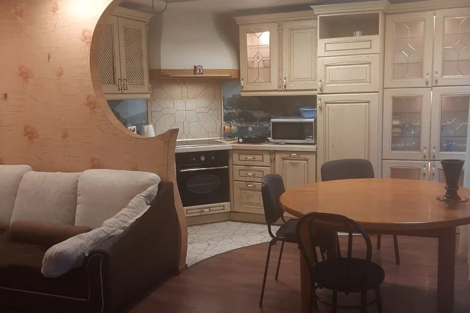 Сдаётся 1-комнатная квартира, 55 м²