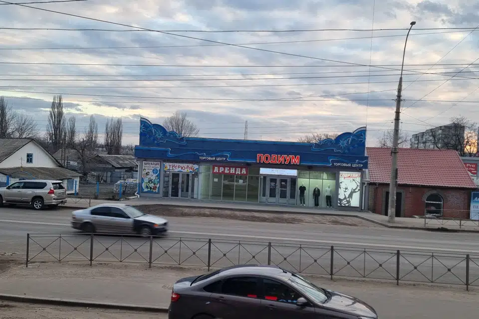 Сдаётся торговое помещение, 700 м²