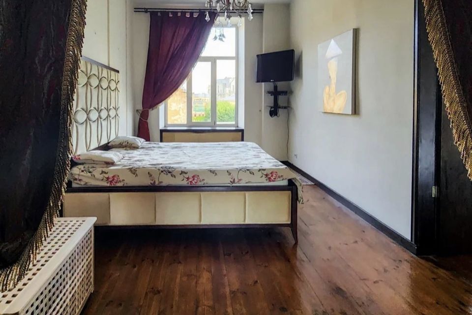 Сдаётся 2-комнатная квартира, 96 м²