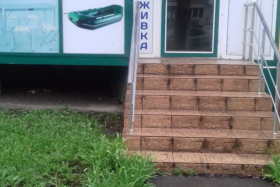 Сдаётся торговое помещение, 109 м²