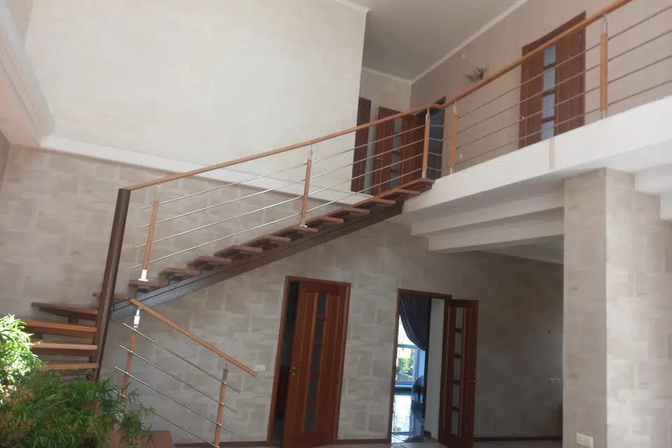 Сдаётся 2-этажный дом, 220 м²