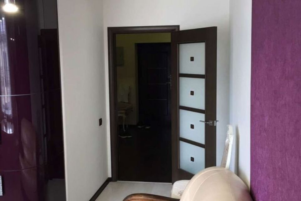 Сдаётся 2-комнатная квартира, 98.3 м²