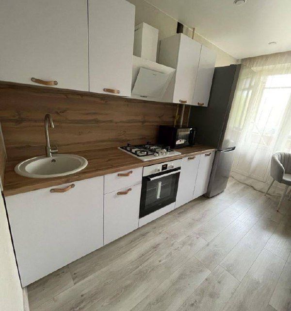 Сдаётся 1-комнатная квартира, 50 м²