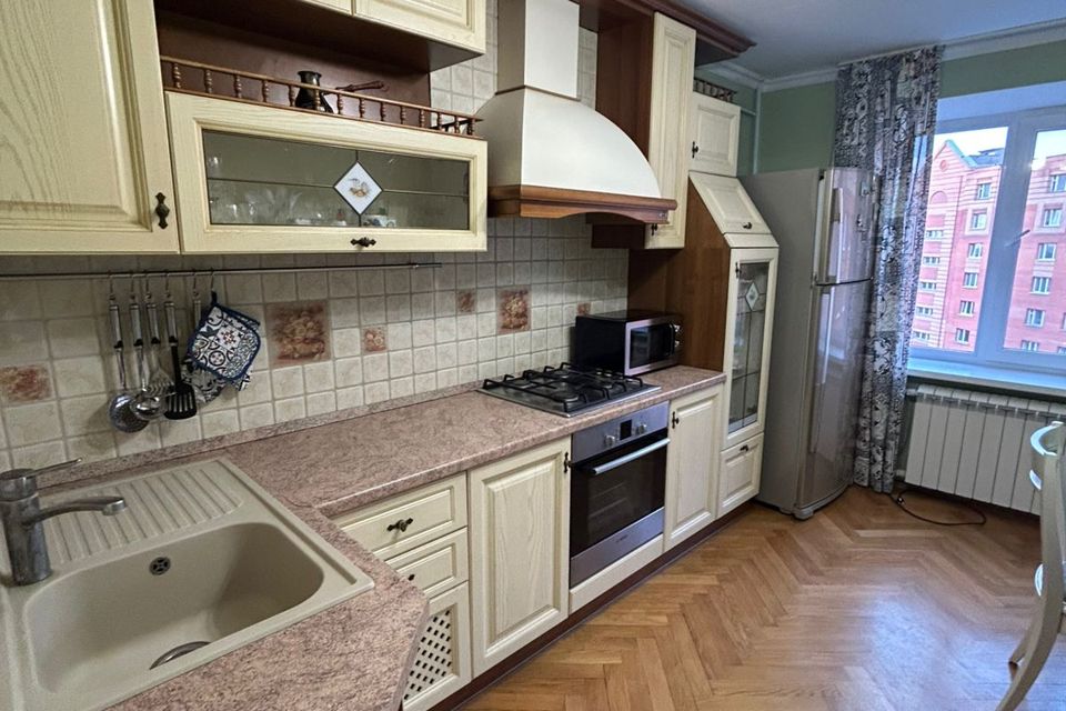Сдаётся 2-комнатная квартира, 76 м²