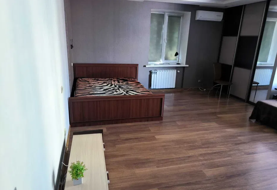 Сдаётся 1-комнатная квартира, 50.2 м²