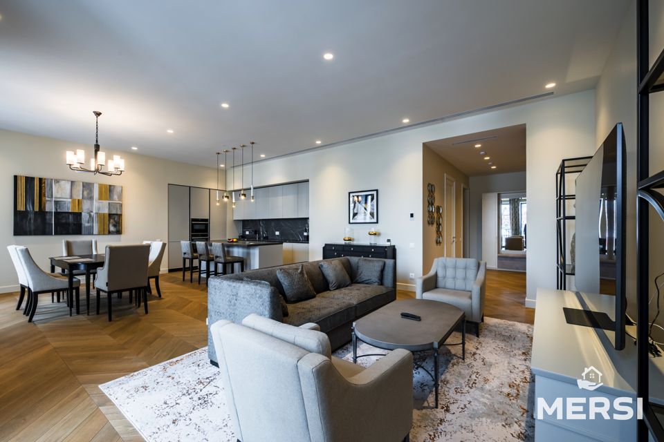 Сдаётся 3-комнатная квартира, 160 м²