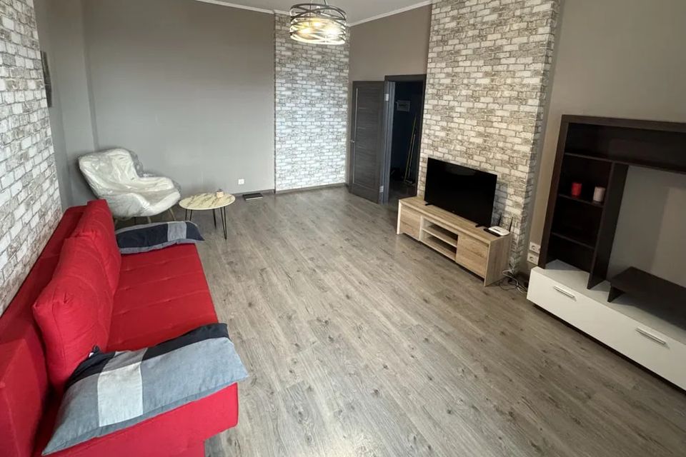 Сдаётся 2-комнатная квартира, 77 м²