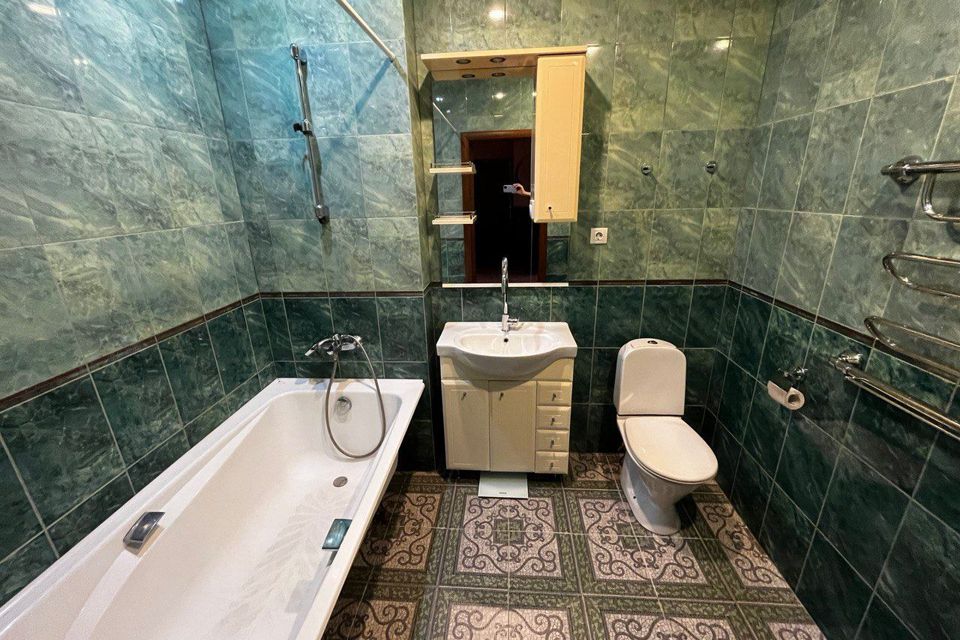 Сдаётся 2-комнатная квартира, 70 м²