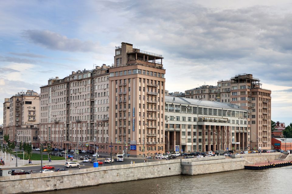 Сдаётся 2-комнатная квартира, 100 м²