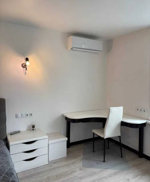 Сдаётся 1-комнатная квартира, 42 м²