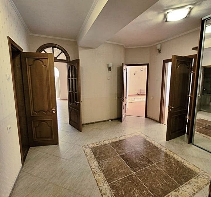 Сдаётся 2-комнатная квартира, 96 м²