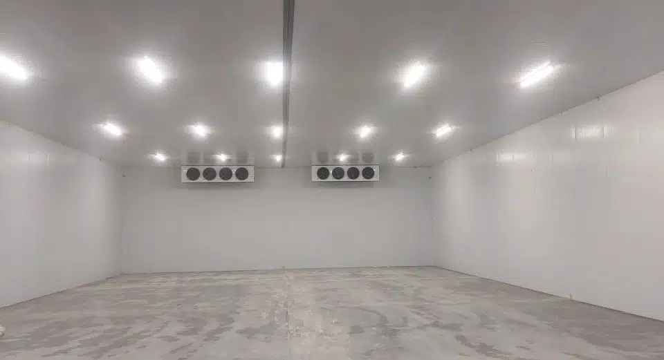 Сдаётся склад, 1467 м²