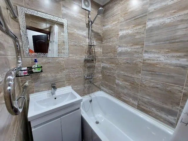 Сдаётся 3-комнатная квартира, 65 м²