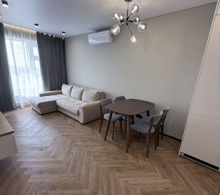 Сдаётся 2-комнатная квартира, 56 м²
