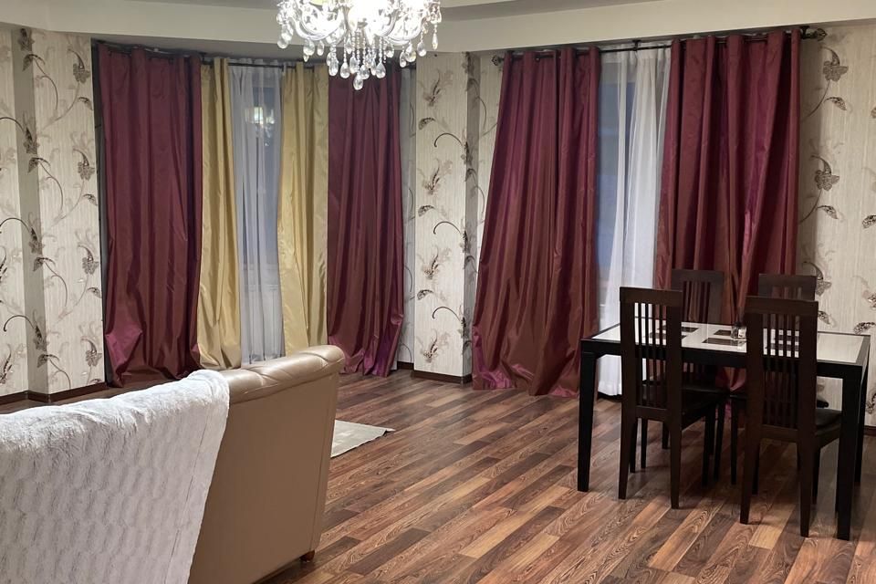 Сдаётся 2-комнатная квартира, 85.4 м²
