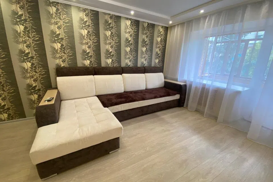 Сдаётся 2-комнатная квартира, 54 м²
