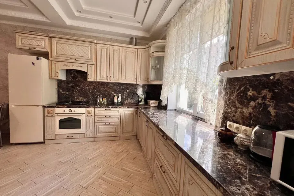 Сдаётся 3-комнатная квартира, 90 м²