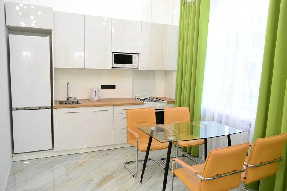 Сдаётся 2-комнатная квартира, 61 м²