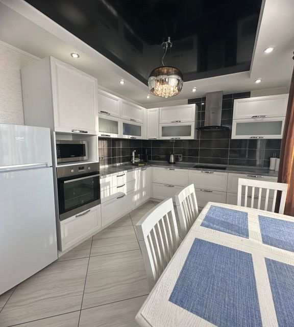 Сдаётся 2-комнатная квартира, 60.8 м²