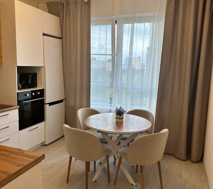 Сдаётся 1-комнатная квартира, 38 м²